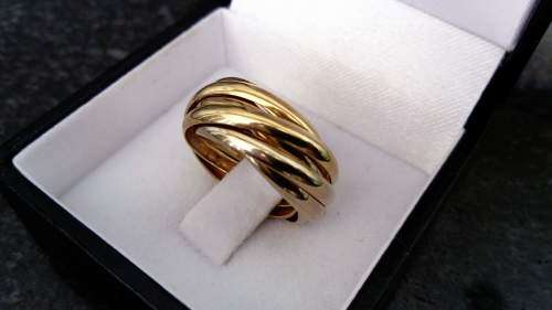 18ct, 7 Band Trinity Ring - 5.9gr - REDUCED STARTING BID