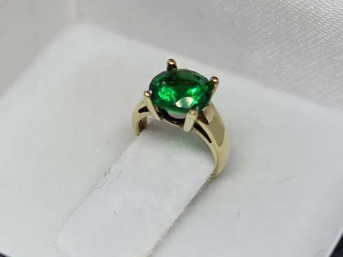 9ct Gold Infant Ring with Emerald - PLEASE READ THE DESCRIPTION BELOW FOR DETAILS AND SHIPPING