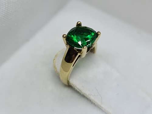 9ct Gold Infant Ring with Emerald - PLEASE READ THE DESCRIPTION BELOW FOR DETAILS AND SHIPPING