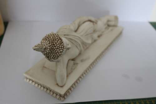 Beautiful Reclining Buddha (28cm)