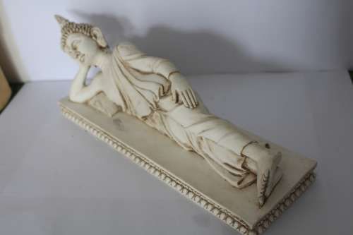 Beautiful Reclining Buddha (28cm)