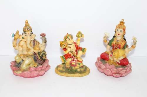 Lot #024 Mixed Deities (8x)