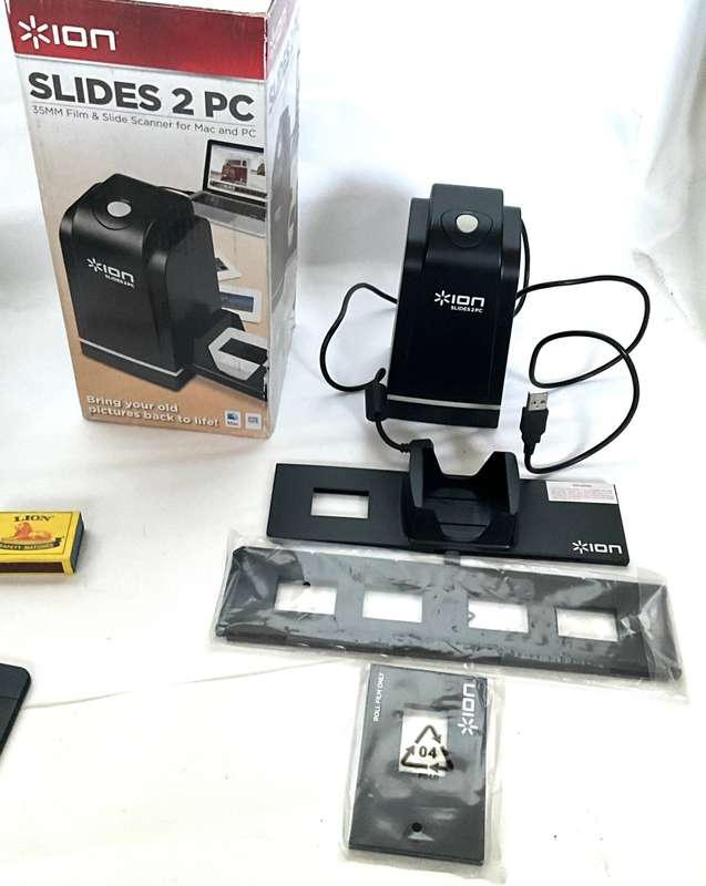 Ion Pics 2 PC and Slides 2 PC - Digitise all your photos, slides and film negatives!