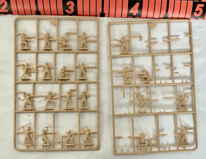 Italeri model kit American Independence War  Indian Warriors (incomplete)