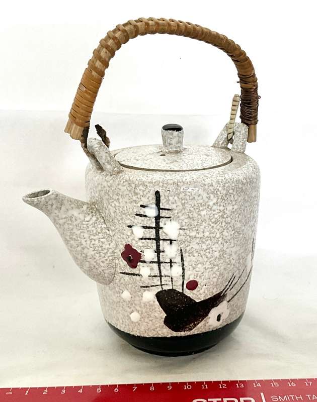 Japanese/Chinese oriental style teapot (with repair to handle)