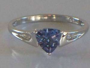 R14500 - Stunning 1.03ct sapphire and diamond 10k white gold ring