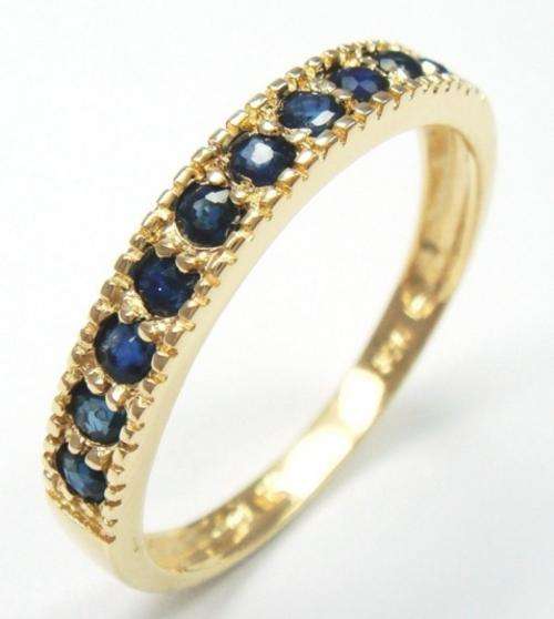 Beautiful solid 9kt gold and genuine sapphire ring.