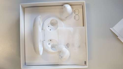 Oppo Enco Earbuds ETI81 in box