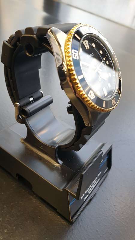 Casio Duro Men`s Divers watch (MDV-106G-1AVCF)