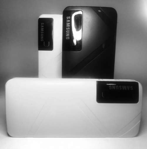 High Capacity 20000Mha Power Bank...START BIDDING AT 1 RAND