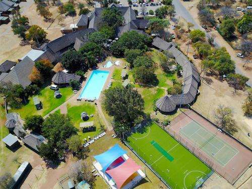 Dikhololo 18-22 January 2021 the 6 sleeper unit(4 adults and 2 kids under 12)