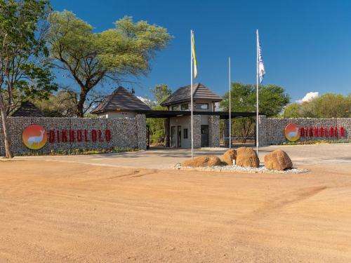 Dikhololo 18-22 January 2021 the 6 sleeper unit(4 adults and 2 kids under 12)
