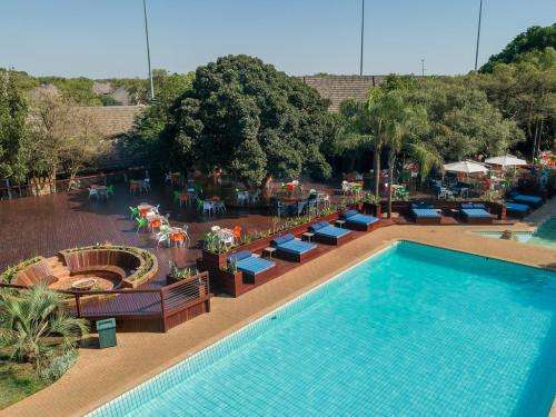 Dikhololo 18-22 January 2021 the 6 sleeper unit(4 adults and 2 kids under 12)