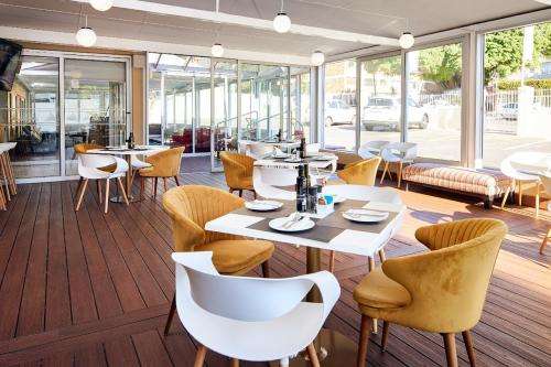 Mount Sierra CPT 30 Sept -04 Oct 2019 (2 Bed 6 Sleeper)