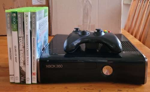 Xbox 360 Slim 250GB Bundle with 5 Games and Controller