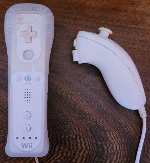 Nintendo Wii Bundle with Original Controller and 3 Games