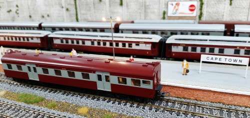 Lima Suburban coach 1st class new with Lima couplers boxed