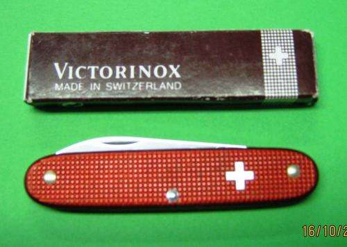 GENUINE ALL STEEL VICTORINOX SWISS MADE POCKET KNIFE