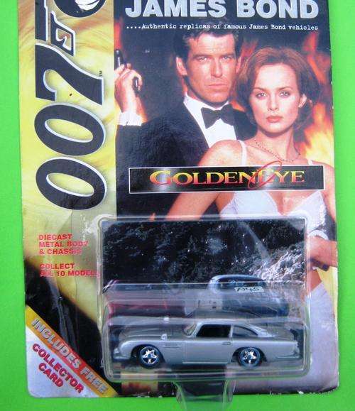 MINT CARDED CORGI JAMES BOND ASTON MARTIN FROM GOLDEN EYE