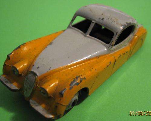 SCARCE AND EXCELLENT TWO-TONE  DINKY TOY NO 157 JAGUAR XK120