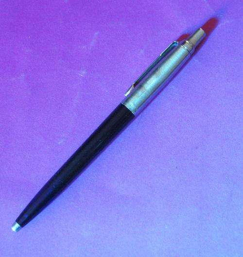 PARKER BALLPOINT "JOTTER" PEN FROM ENGLAND IN BEAUTIFUL PURPLE
