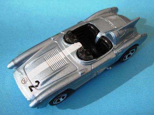 MINT "SR 2 RACING" V8 CHEVROLET CORVETTE STINGRAY  BY MATTEL HOTWHEELS, 2001 (NOT LESNEY)