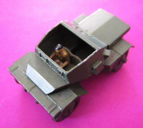 VINTAGE DINKY TOYS ARMY GREEN NO 675 ARMOURED SCOUT CAR WITH DRIVER (NOT CORGI OR LESNEY)