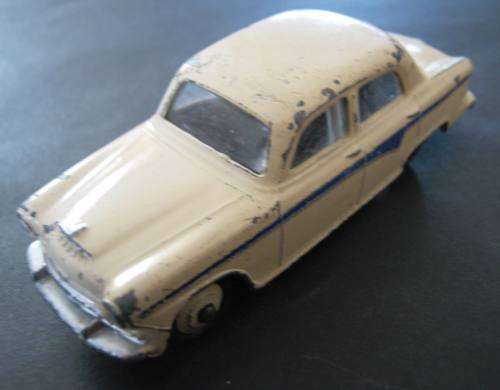 GREAT ORIGINAL NO 176 "AUSTIN A105" IN CREAM WITH BLUE FLASH BY MECCANO DINKY OF ENGLAND (NOT CORGI)