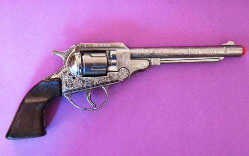 MINT BOXED DIE-CAST METAL 8 SHOT LONG BARREL "COWBOY" CAP GUN BY GONHER FROM SPAIN. 72 FREE CAPS !!