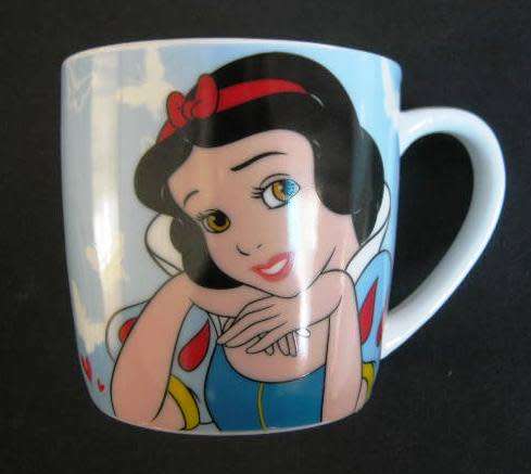 RETRO DISNEY "SNOW WHITE" PORCELAIN COFFEE MUG BY CHURCHILL. NO CHIPS.