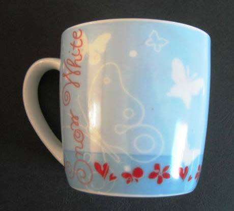 RETRO DISNEY "SNOW WHITE" PORCELAIN COFFEE MUG BY CHURCHILL. NO CHIPS.