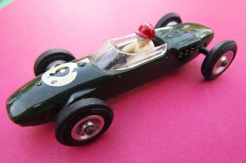 LOTUS F1 RACING CAR IN GREAT CONDITION. BY SOLIDO FROM FRANCE. NOT DINKY OR CORGI.