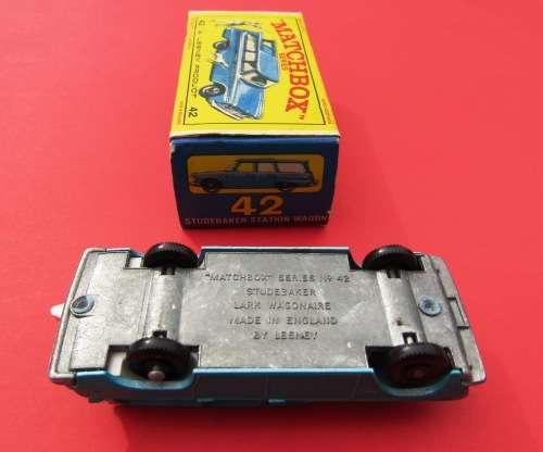 NEAR MINT AND BOXED MATCHBOX LESNEY NO 42B `STUDEBAKER LARK` FROM ENGLAND. NOT DINKY OR CORGI.