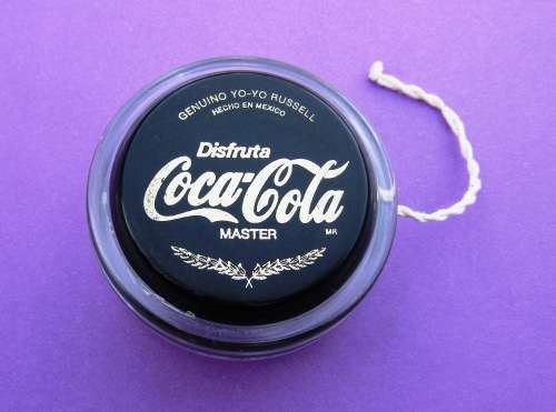 GENUINE  RUSSEL `COCA-COLA` MASTER YO-YO FROM  MEXICO. STRING  ATTACHED. GREAT CONDITION.