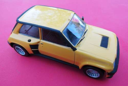 MINT `RENAULT 5 TURBO` FROM THE VERY POPULAR DEL PRADO COLLECTION.