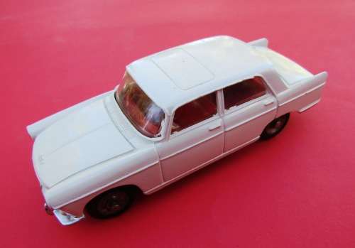 SCARCE PEUGEOT 404 BY DINKY TOYS BY MECCANO FROM FRANCE.