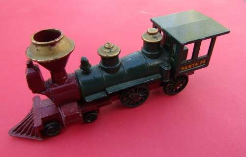 FAMOUS `SANTA FE` STEAM TRAIN IN GREEN  BY LESNEY MATCHBOX FROM ENGLAND. NOT DINKY TOY.