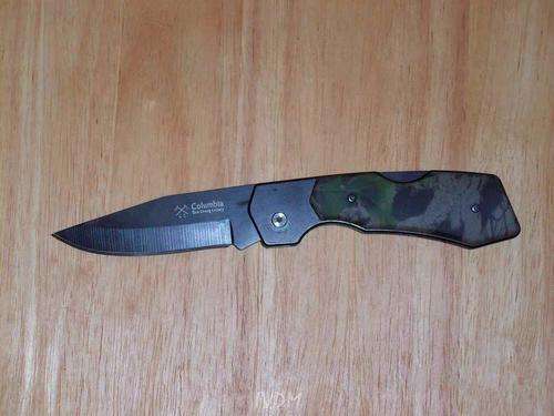 Columbia Realtree Camo knife