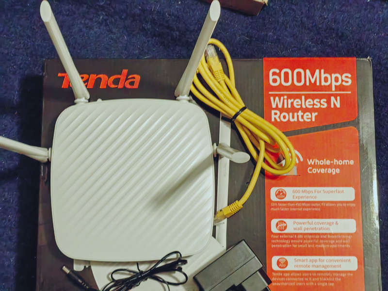 Tenda 600Mbps WiFi Router and Repeater F9
