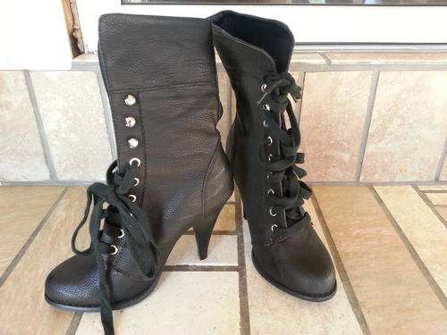 STUNNING LEATHER LIKE BOOTS