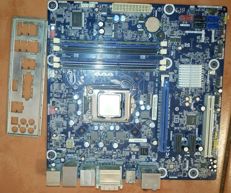 Intel DH67BL Desktop Board Media Series LGA 1155 DDR 1333 Micro-ATX Form Factor Mother Board