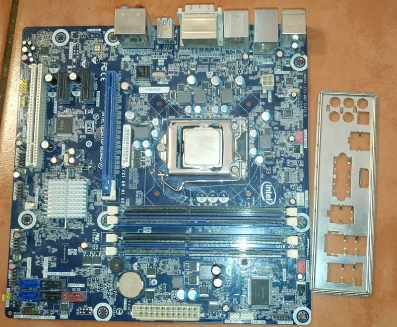 Intel DH67BL Desktop Board Media Series LGA 1155 DDR 1333 Micro-ATX Form Factor Mother Board
