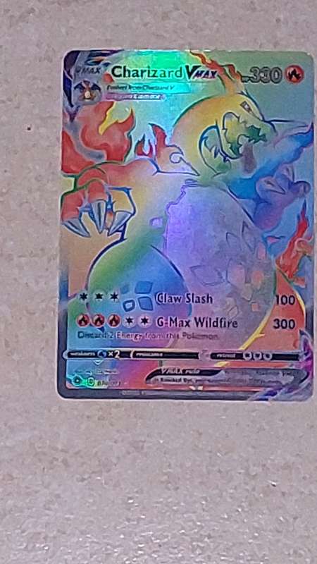 Pokemon Rainbow Charizard V Max