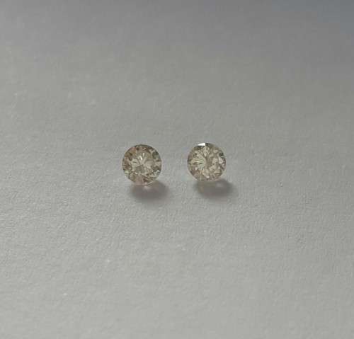 2X 0.07ct Round Diamonds