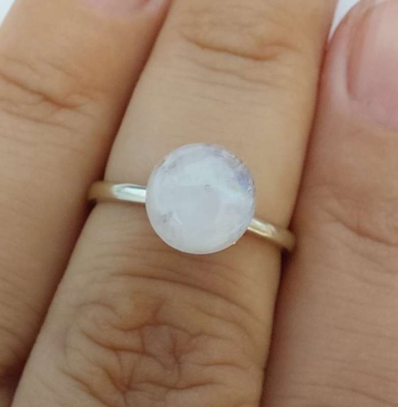 2.47ct Round Moonstone