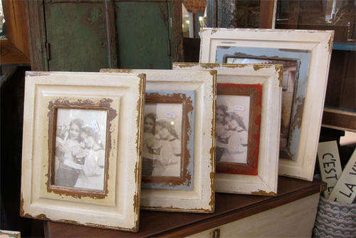 PHOTO FRAMES
