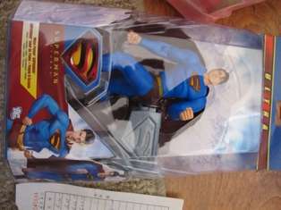 SUPERMAN FIGURINE 16CM MEGA PUNCH