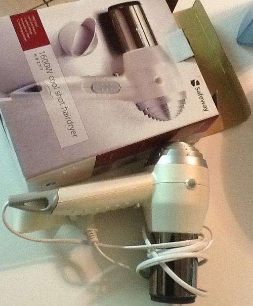 Safeway 1600w cool shot hairdryer