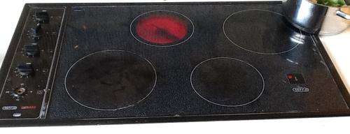 DEFY gemini glass top stove 82x 49cm - need to collect in krugersdorp