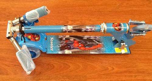 Spiderman SCOOTER - STUNNING PRODUCT - Blue FRAME